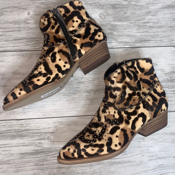 Gianni Bini Furry Animal Print Ankle Boots 6M NWOT - Picture 3 of 4